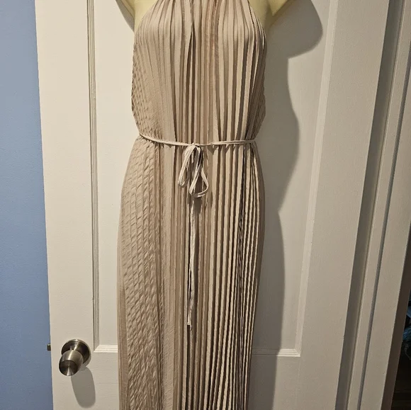 Banana Republic | Dresses | Banana Republic Pleated Maxi Dress | Poshmark